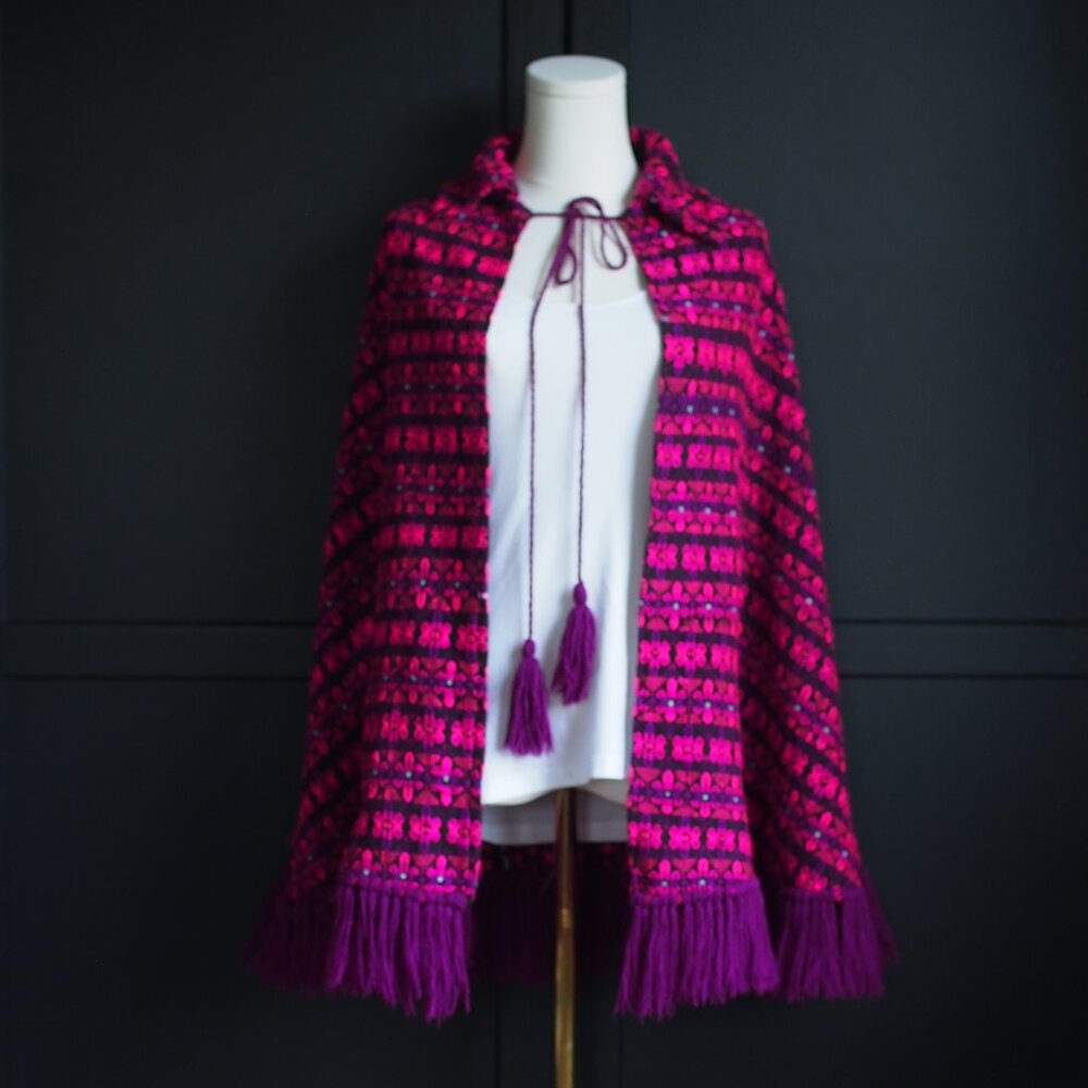 Marcalix | Vintage 70s, 100% Wool Handwoven Poncho